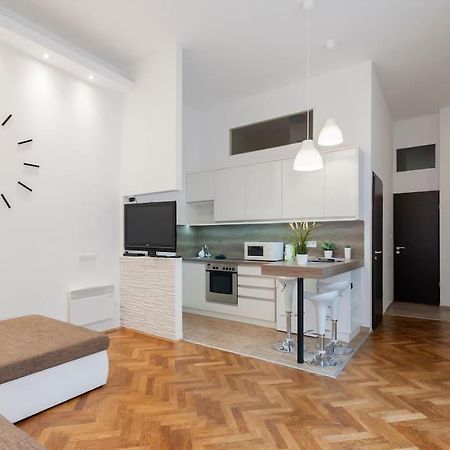 Szent Istvan Ter 4 Next To Basilica A 1 Bedroom Budapest Exteriör bild