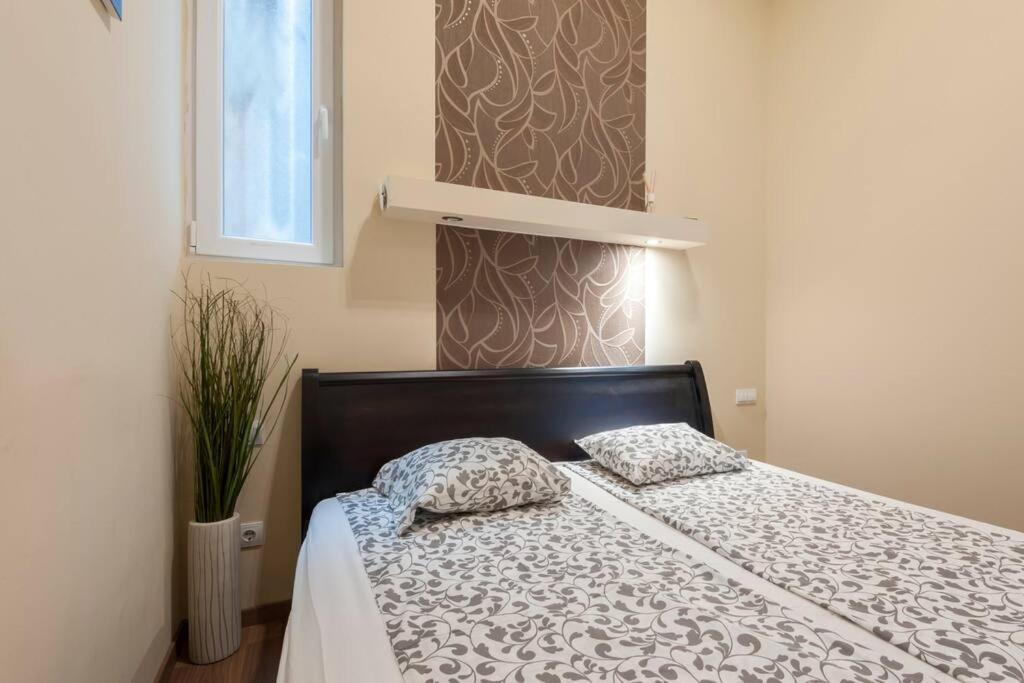 Szent Istvan Ter 4 Next To Basilica A 1 Bedroom Budapest Exteriör bild