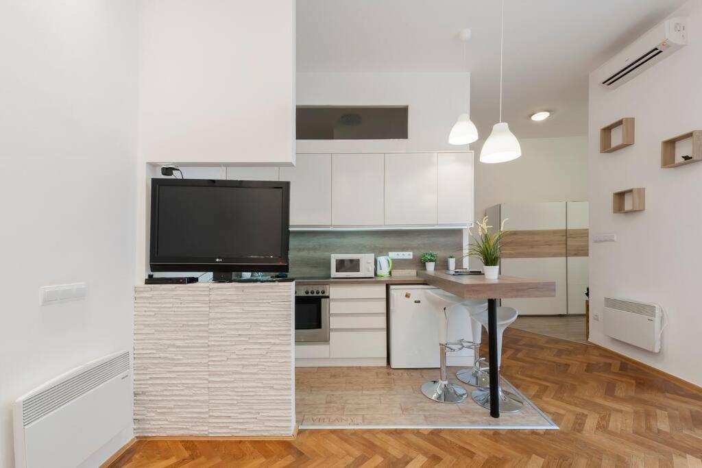 Szent Istvan Ter 4 Next To Basilica A 1 Bedroom Budapest Exteriör bild