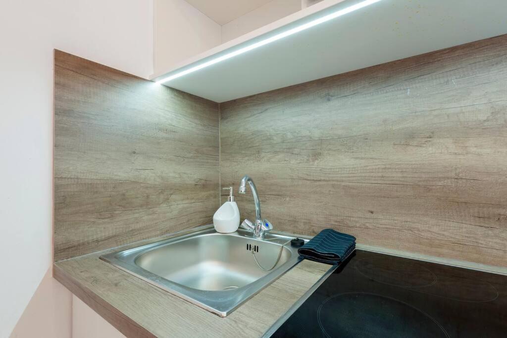 Szent Istvan Ter 4 Next To Basilica A 1 Bedroom Budapest Exteriör bild